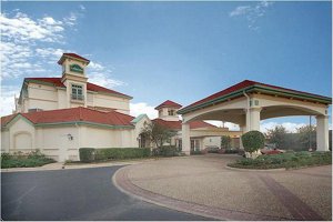 La Quinta Shreveport Airport Inn And Suites