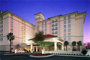 La Quinta Inn And Suites San Antonio Airport