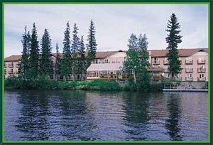 Pikes Waterfront Lodge