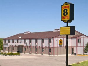 Super 8 Motel - Limon