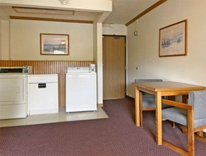 Austintown Super 8 Motel