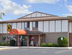 Super 8 Motel - Beaver Dam