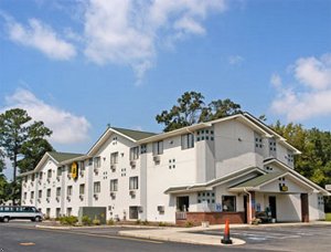 Newport News Super 8 Motel