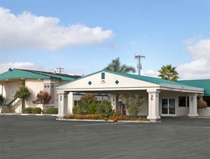 Super 8 Motel - Merced