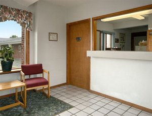 Super 8 Motel - Wauseon