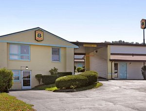 North East Super 8 Motel