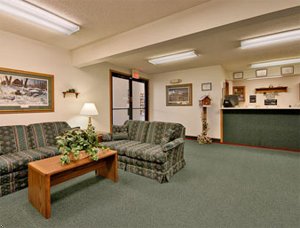 Super 8 Motel - Charles City