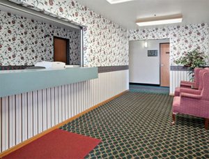 Super 8 Motel - Mchenry