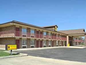 Super 8 Motel - Clinton