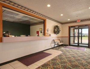 Super 8 Motel - Carroll/East