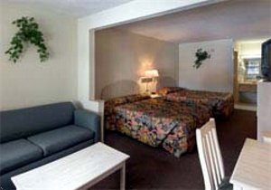 Orlando/Kissimmee East Gate Orange Travelodge Suites