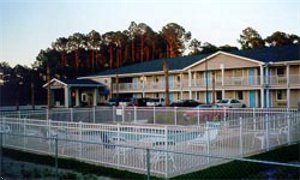 Macclenny Travelodge Hotel & Suites