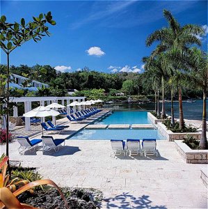 Round Hill Hotel & Villas