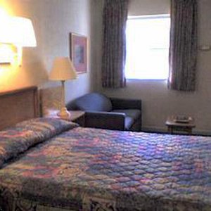 Budget Host Travelers Motel Alexandria