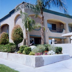 Hollie's Hotel & Suites Calexico