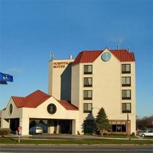 Hospitality Inn And Suites Milwaukee