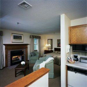 Centennial Inn Suites