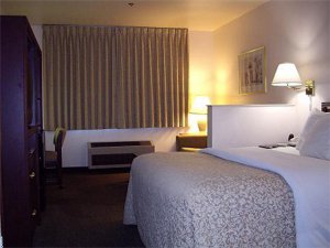 Oxford Suites Redding