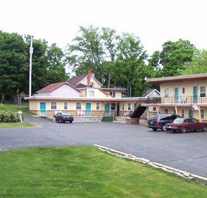 Economy Inn Cadillac