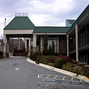 Salem Inn & Suites