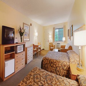 Campus Inn And Suites