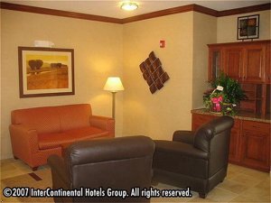 Candlewood Suites Waterloo- Cedar Falls