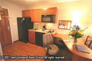 Candlewood Suites Indianapolis Airport