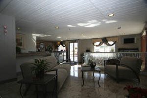 Pioneer Valley Inn And Suites